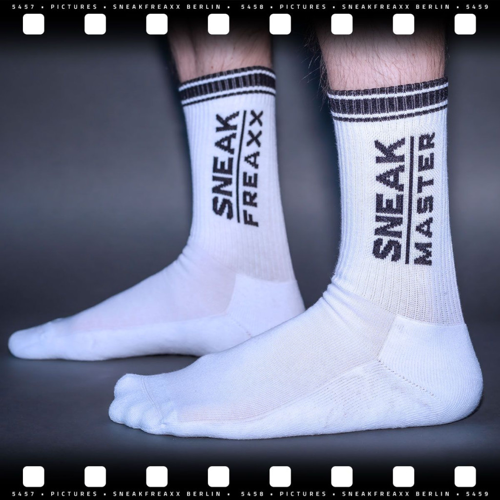 SNEAK MASTER – stílusos fehér-fekete zokni - Image 4