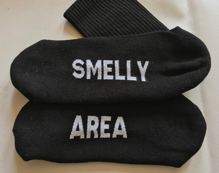 Smelly Area – elegáns fekete zokni prémium kényelemben - Image 8