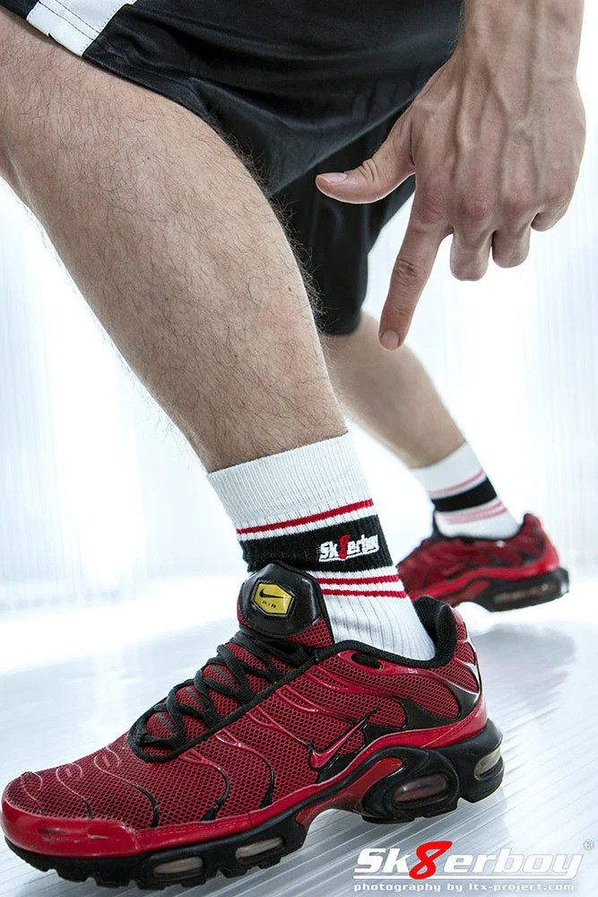 White Socks Sk8erboy Deluxe – prémium fehér-piros zokni - Image 5