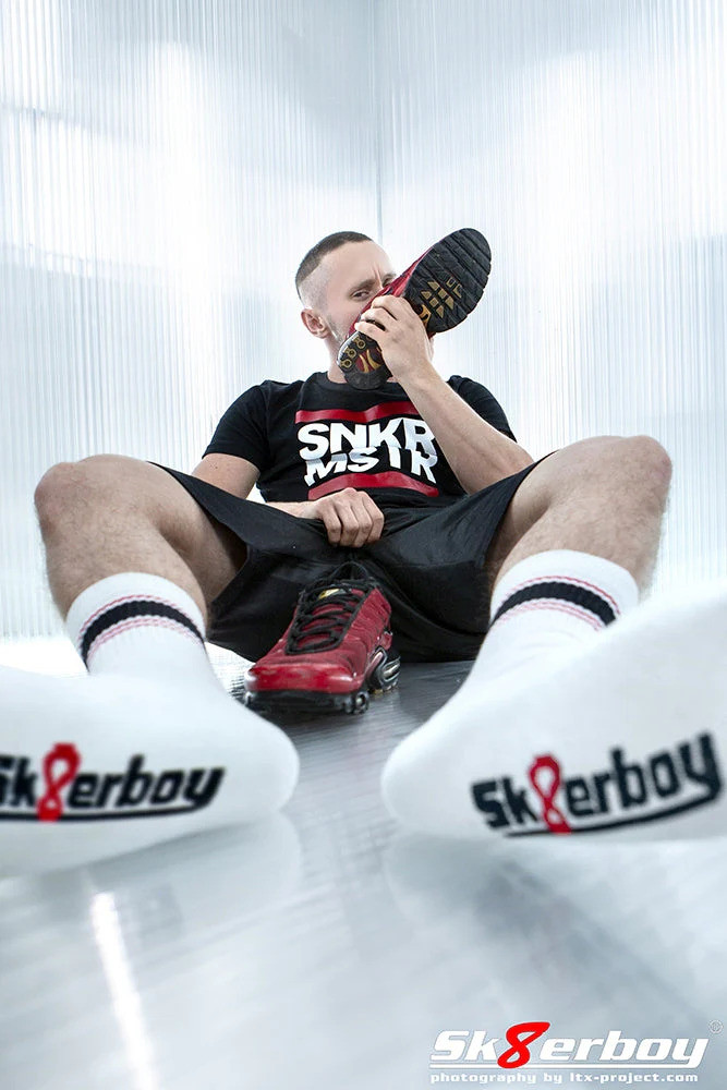White Socks Sk8erboy Deluxe – prémium fehér-piros zokni - Image 8