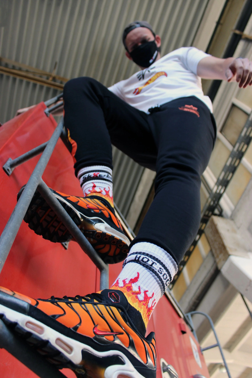 HOT SOCKS Sk8erboy – stílusos, szexi zokni férfiaknak - Image 6