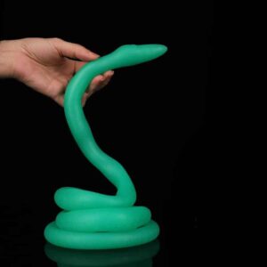 Ultra Snake – hosszú zöld dildó (120 x 2,7 cm)