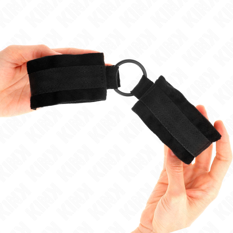 KINK - állítható fekete szőr kézbilincs O-gyűrűvel - Image 3