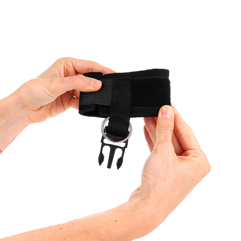 KINK - állítható neopréna csukló korlátozók fekete színben - Image 4