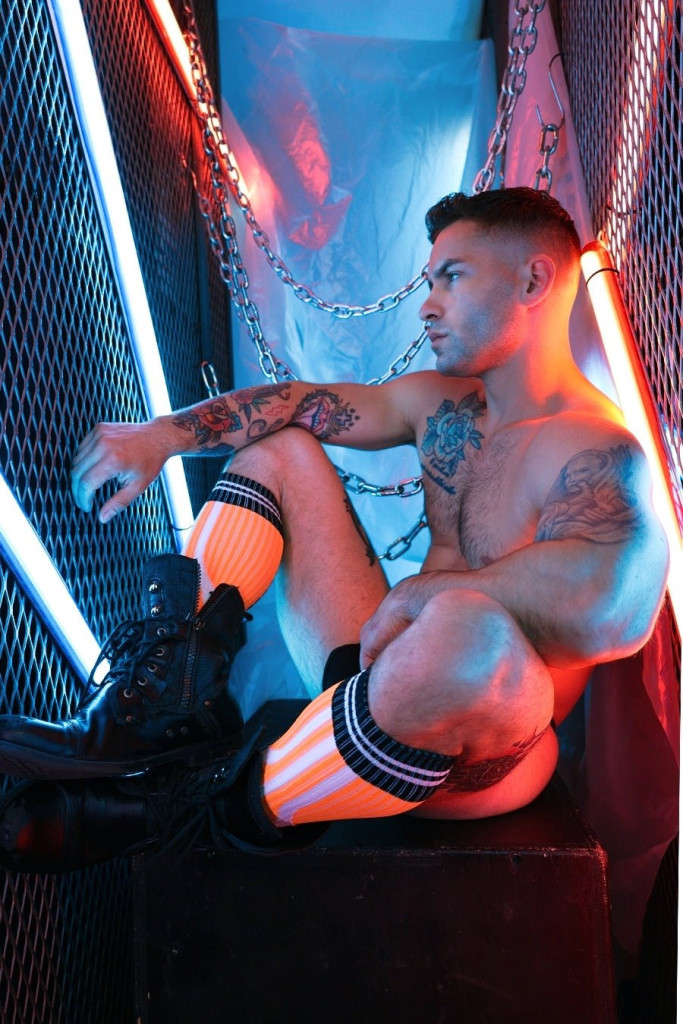 Sucker Socks – élénk narancssárga dizájnú zokni - Image 7